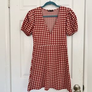 the sweetest zara gingham picnic dress!